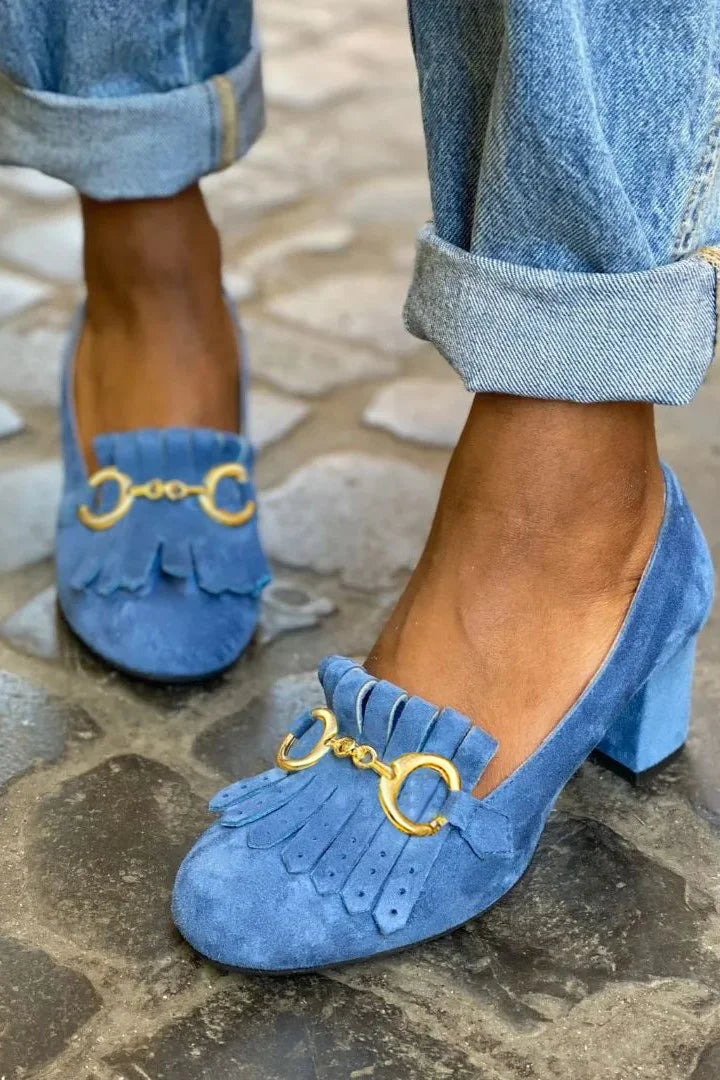 Wide matte round toe heels with buckle and fringes