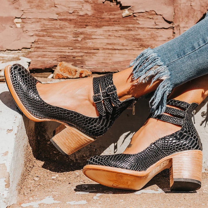 Roberta | Buckle Heel