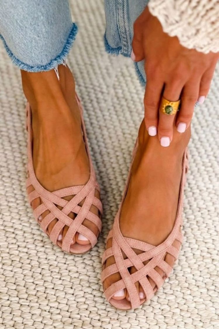 Chic Cut-Out Suede Ballerinas in Antique Pink with Straps