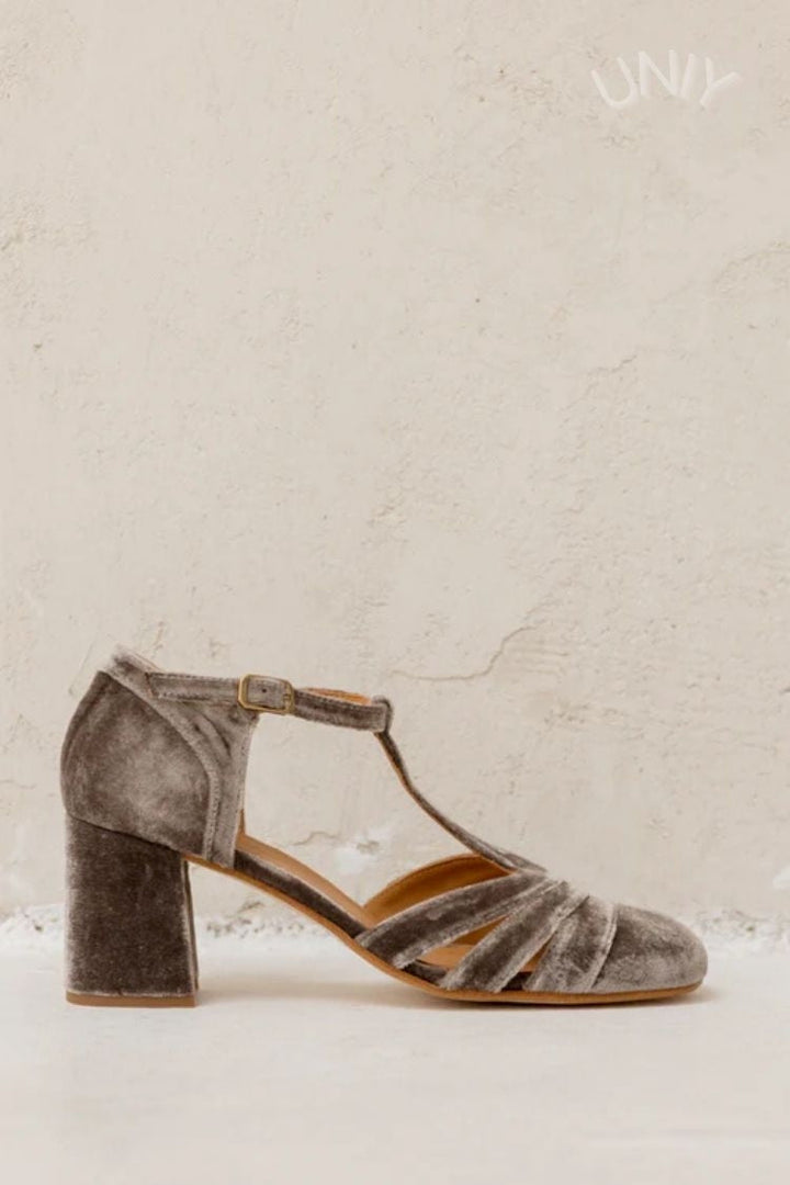 Wide cut-out velvet heels with buckle and T-strap