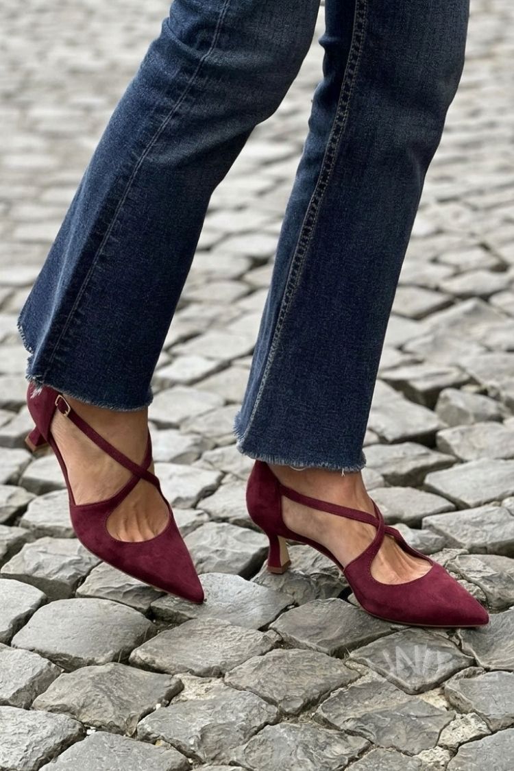Low Heeled Khaki Pointed Shoes with Buckle and Crossed Straps