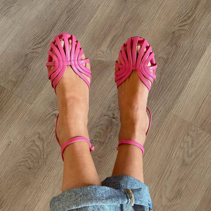 Cut-out ballerina flats with round toe in solid colour and ankle strap