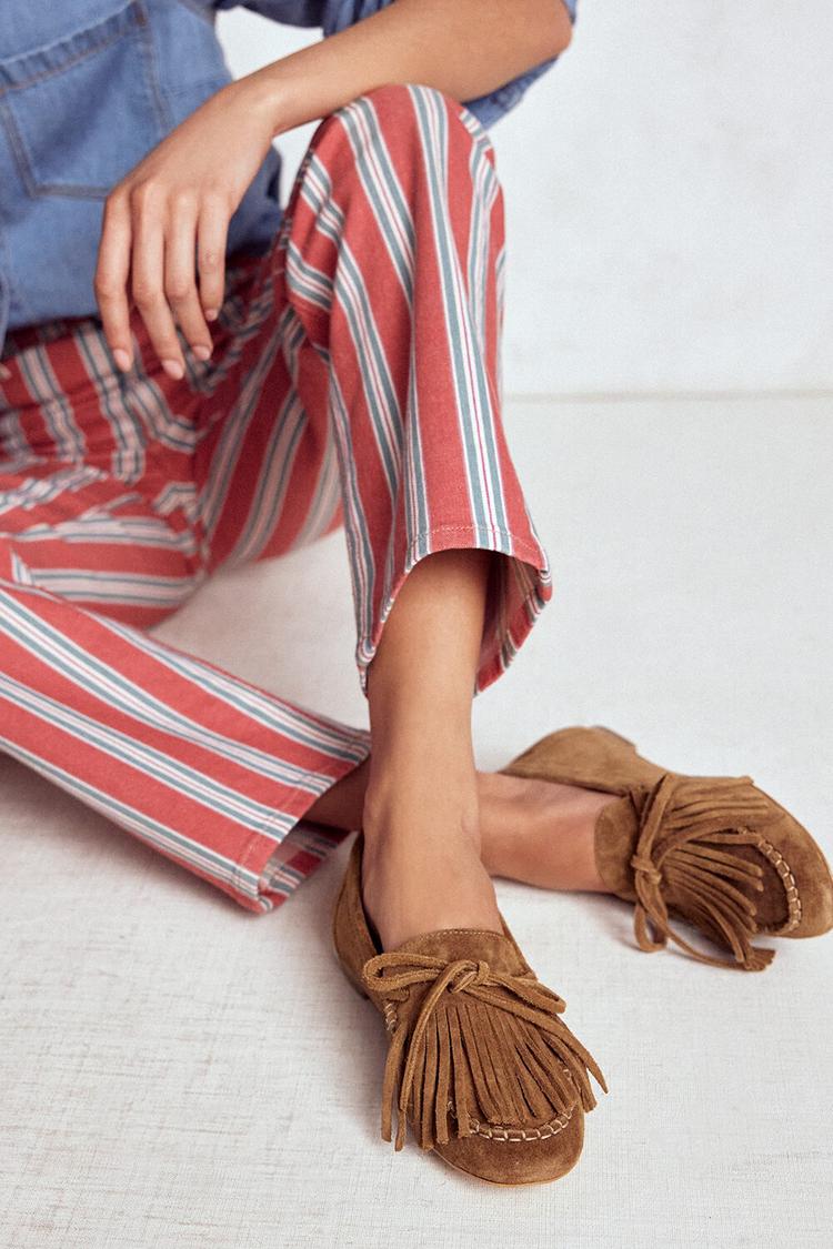 Camel Coloured Round Toe Loafers with Fringes
