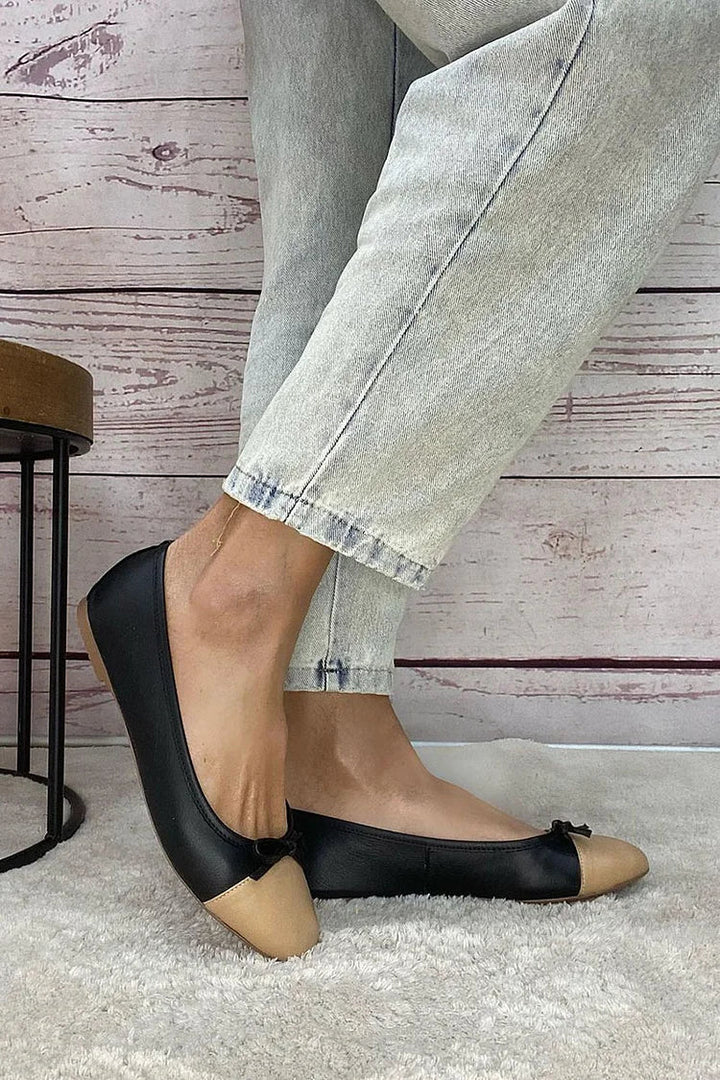 Black colour block ballet flats with round toe and bow