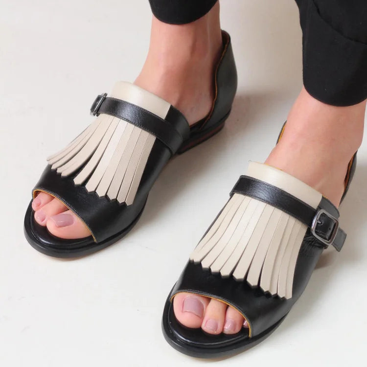 Open-toe round slip-on sandals with contrasting fringes