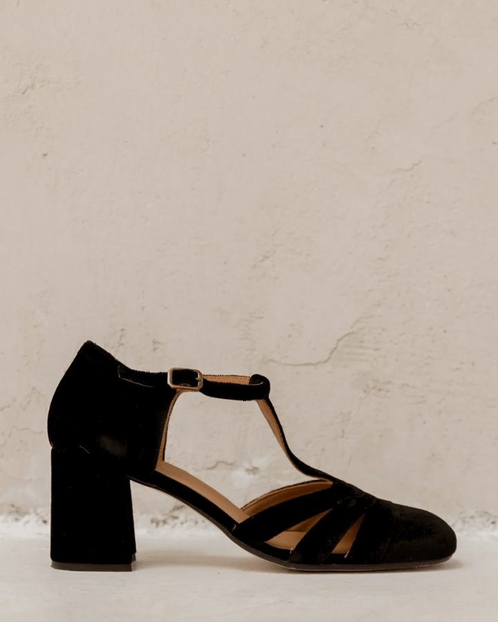 Wide cut-out velvet heels with buckle and T-strap