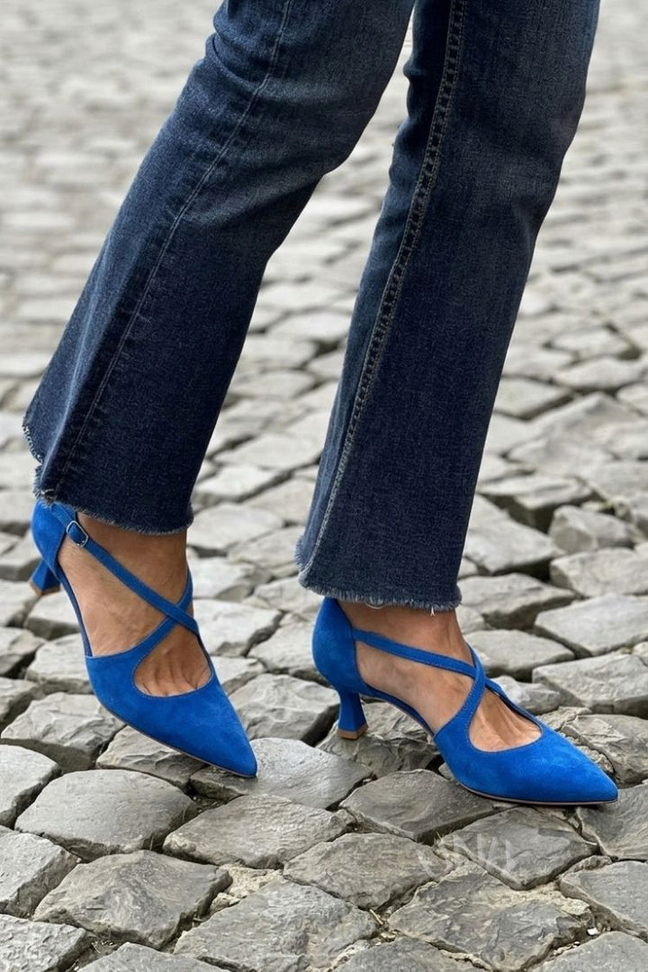 Low Heeled Khaki Pointed Shoes with Buckle and Crossed Straps