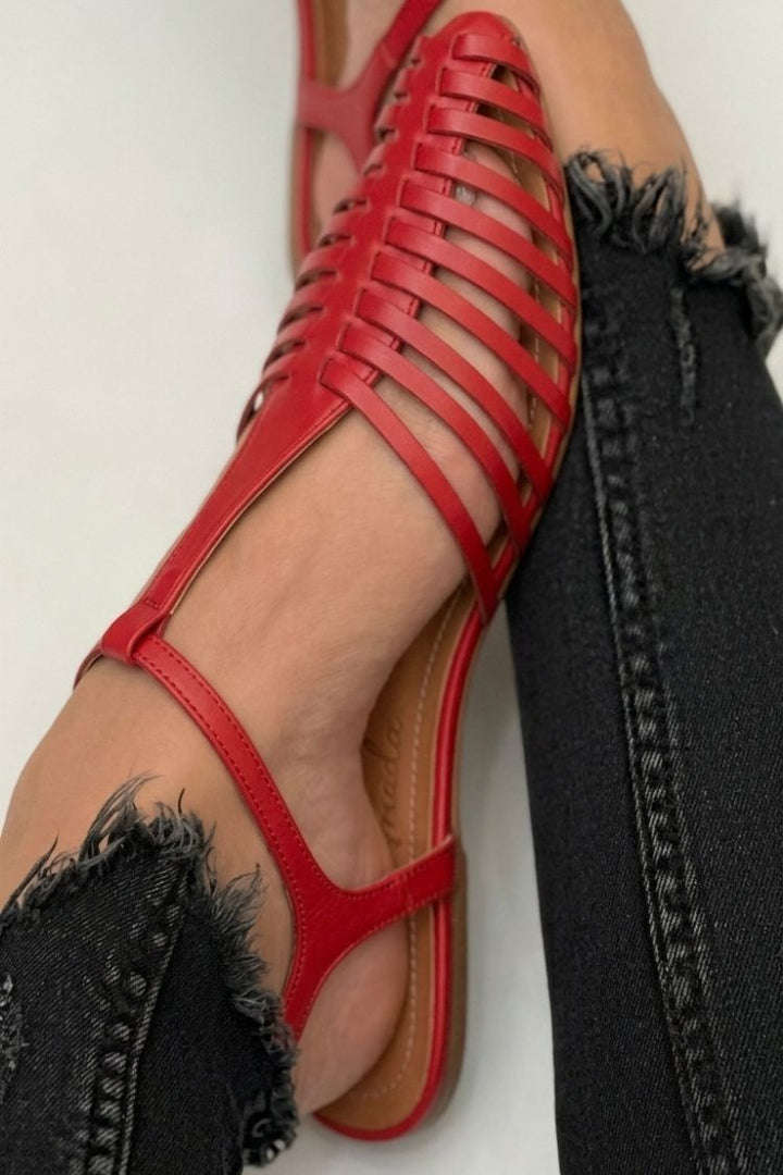 Essential Casual Cut-Out Black Pointed Sandals with T-Strap