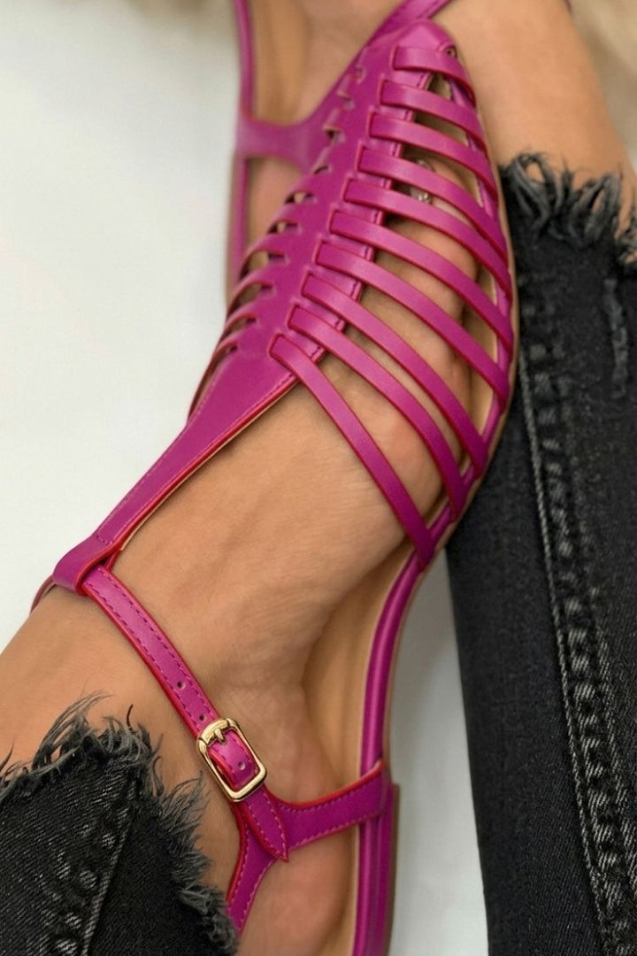 Essential Casual Cut-Out Black Pointed Sandals with T-Strap