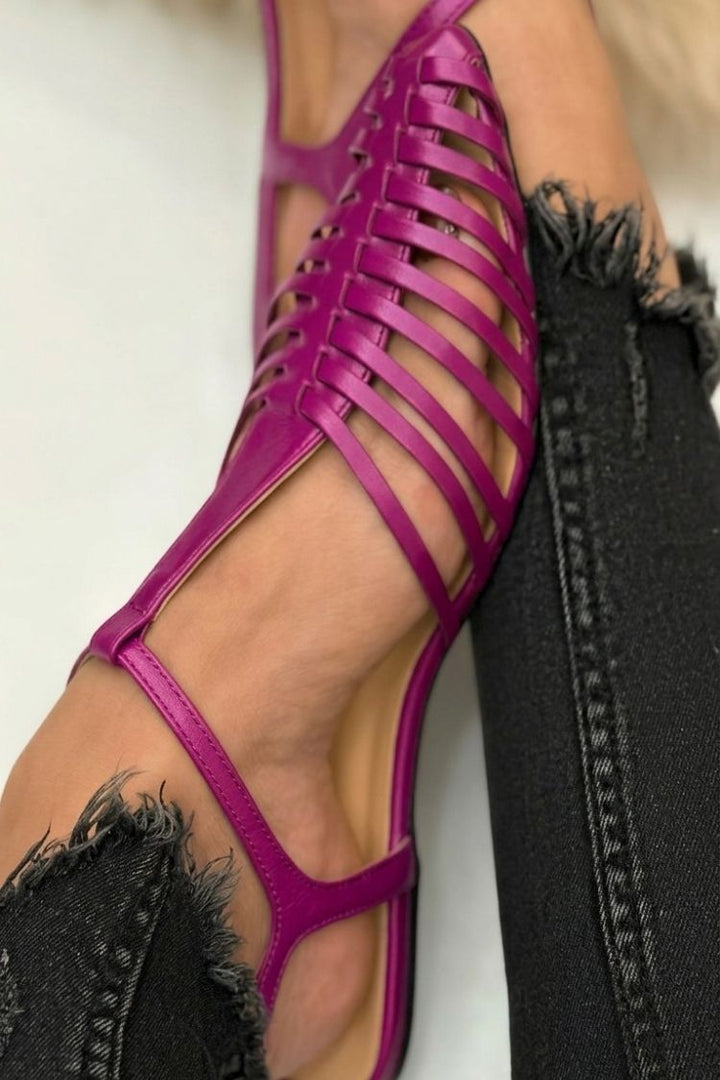 Essential Casual Cut-Out Black Pointed Sandals with T-Strap