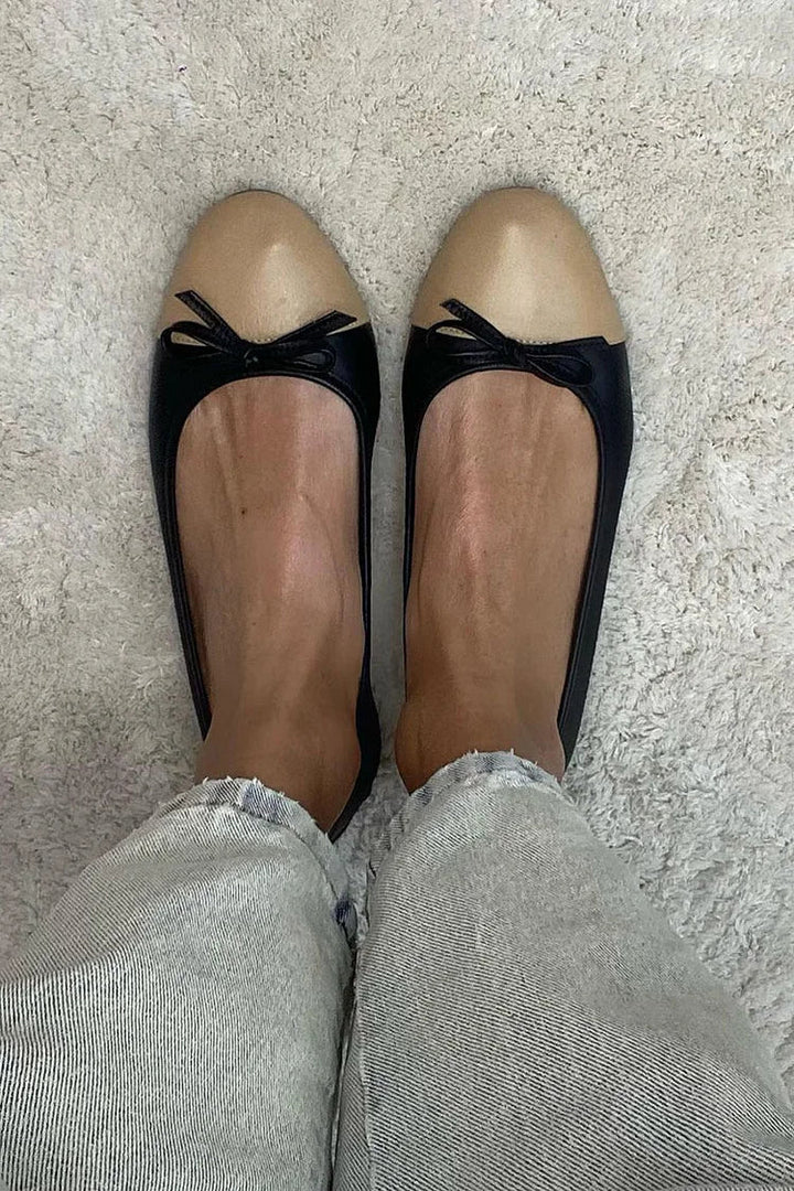 Black colour block ballet flats with round toe and bow