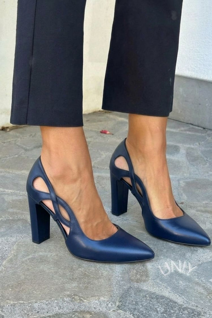 Pointed cut-out court shoes in eco-leather with block heel