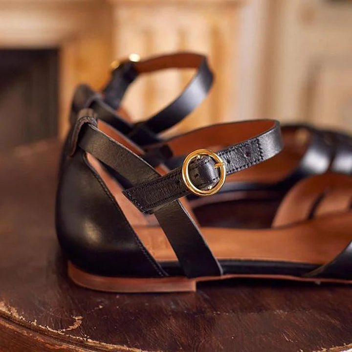 Cut-out peep toe sandals in solid colours with ankle strap and buckle