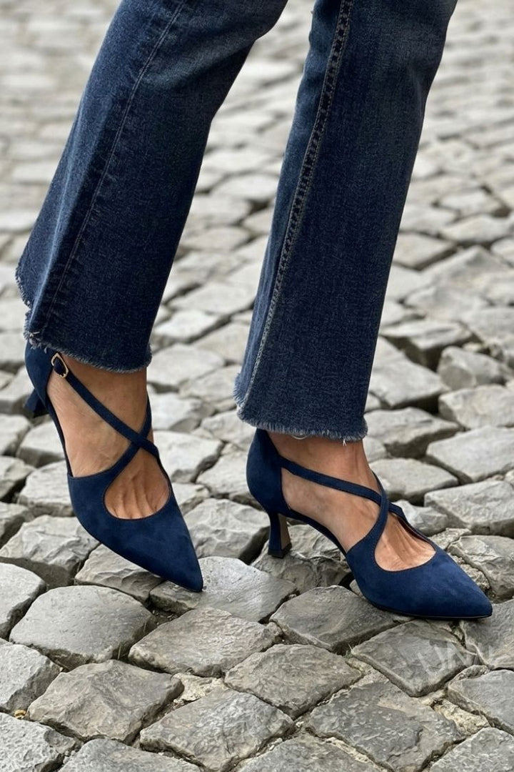 Low Heeled Khaki Pointed Shoes with Buckle and Crossed Straps