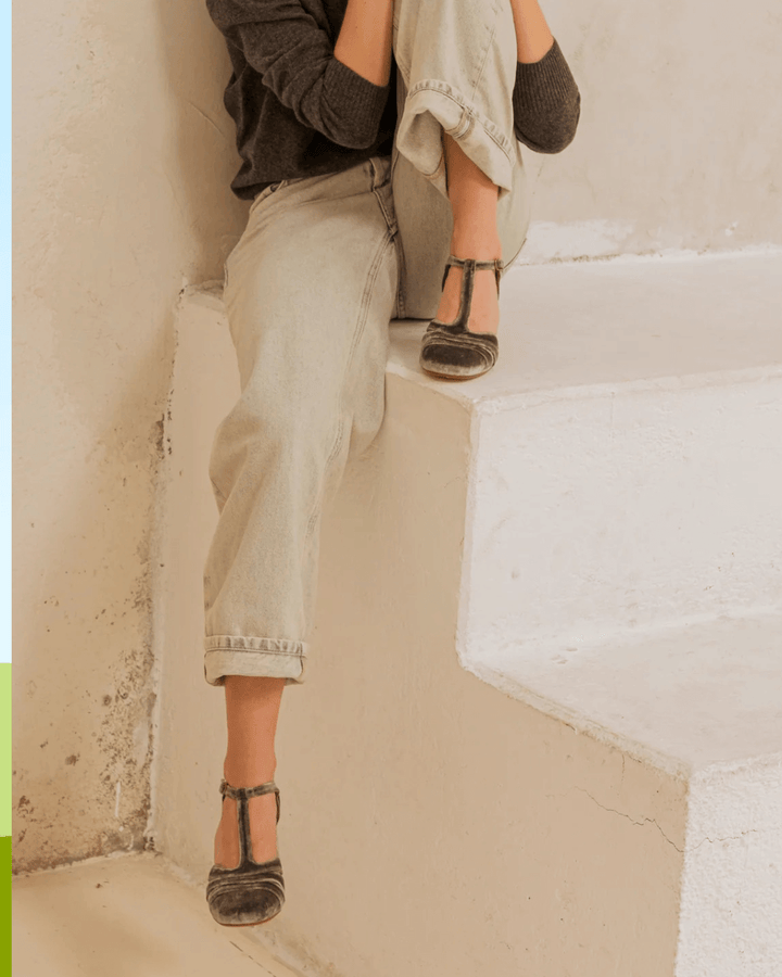 Wide cut-out velvet heels with buckle and T-strap