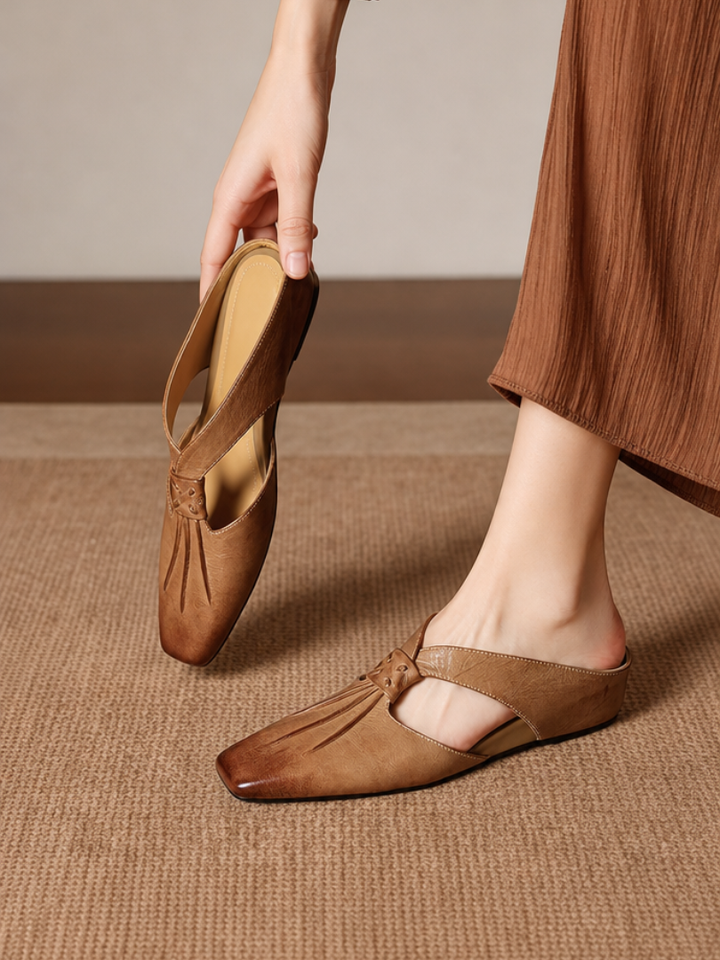 Anja | Mules with Bow and Closed Toe