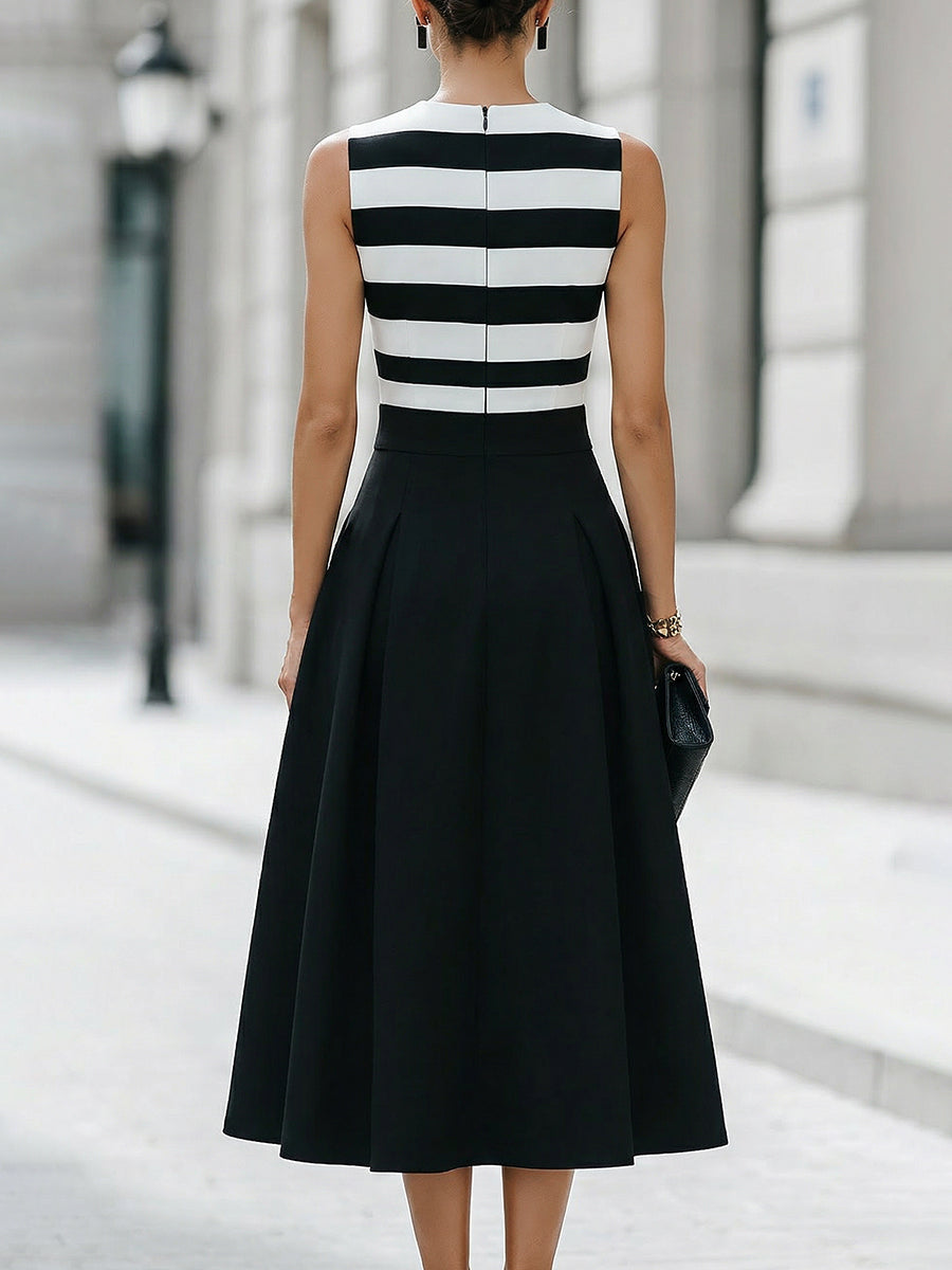 Elegant midi A-line dress, sleeveless, striped, with pockets