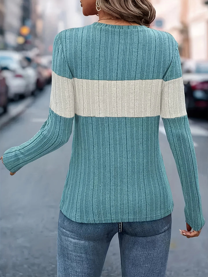 Autumn new style elegant casual women's top in European and American style, knitted, with long sleeves, contrast colours and slim fit.