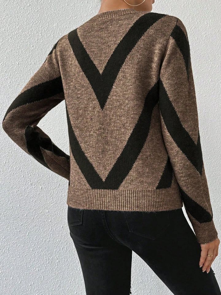 New autumn and winter knitted sweater with geometric pattern, round neck and long sleeves