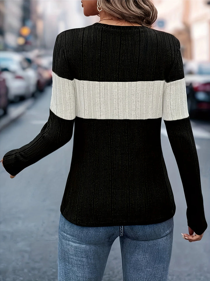 Autumn new style elegant casual women's top in European and American style, knitted, with long sleeves, contrast colours and slim fit.